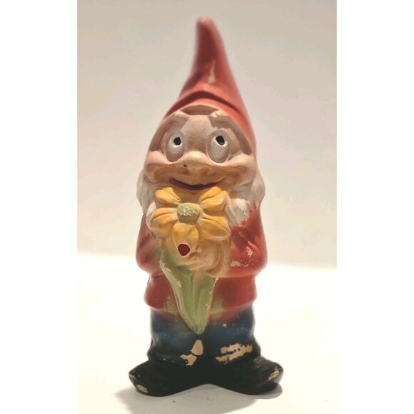 ​VINTAGE Chalkware Garden Gnome Figure Red Hat Holding Flower Dwarf Statue 7.5" - Picture 1 of 16